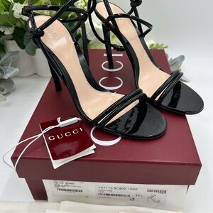Women’s Gucci, patent leather strap sandals size 39.5 made in Italy